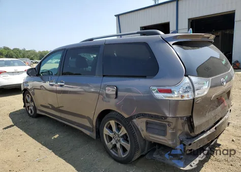 2018 Toyota Sienna Se из США, поврежденный, VIN 5TDXZ3DC8JS916420